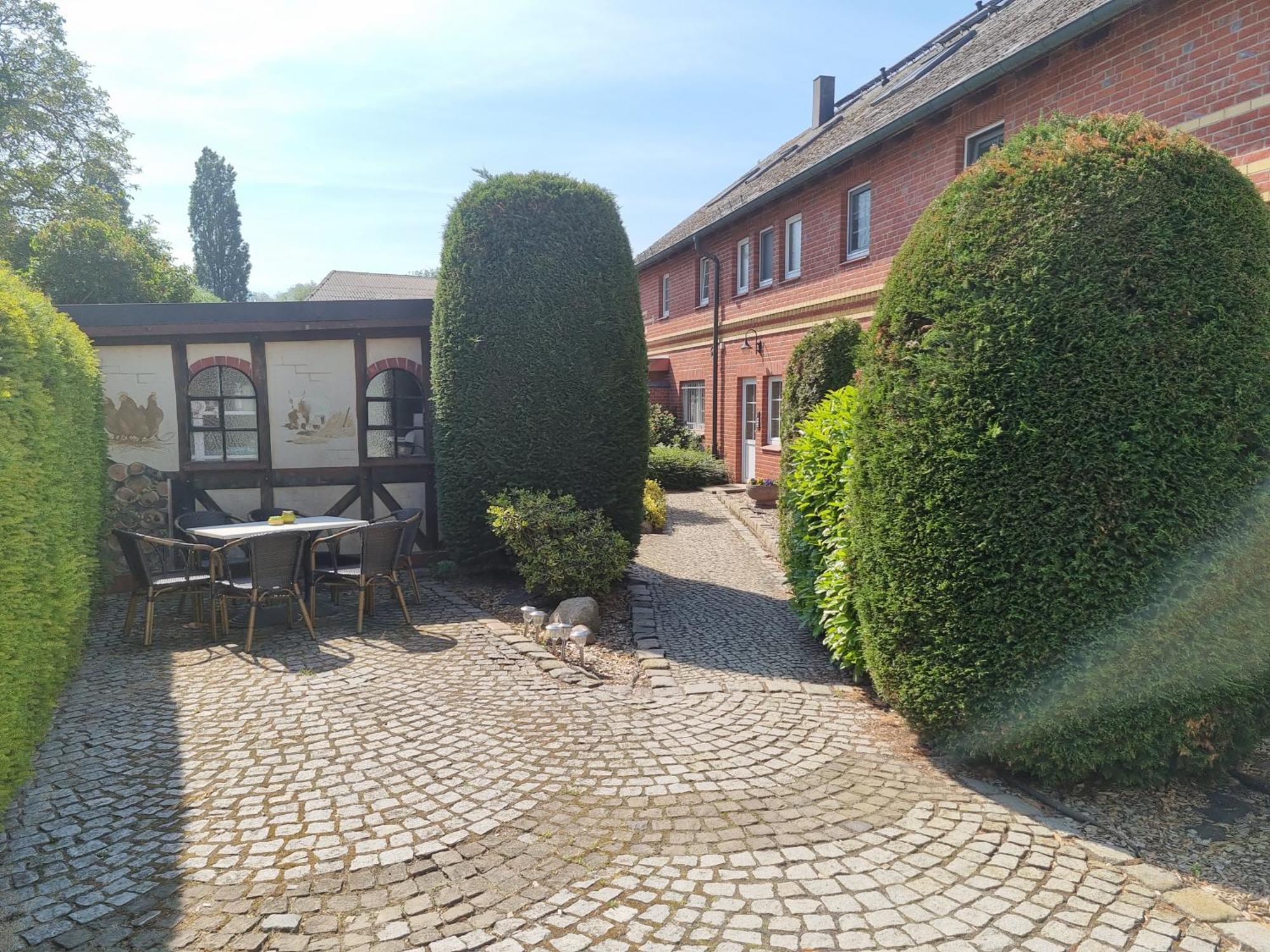 Ferienwohnungen Springer In Schoenefeld Ot Grossziethen Div Apartments Fuer Bis Zu 6 Personen Eksteriør bilde